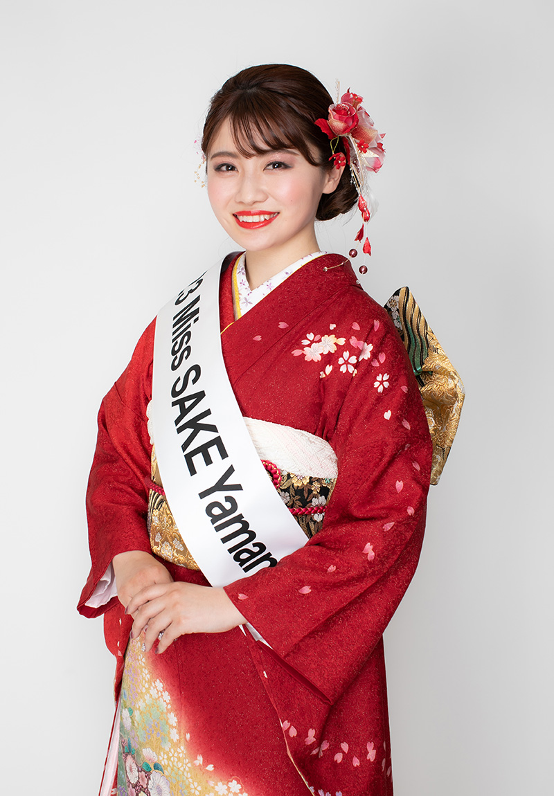 2023 Miss SAKE 山梨 宍戸美憂さん（司会進行）